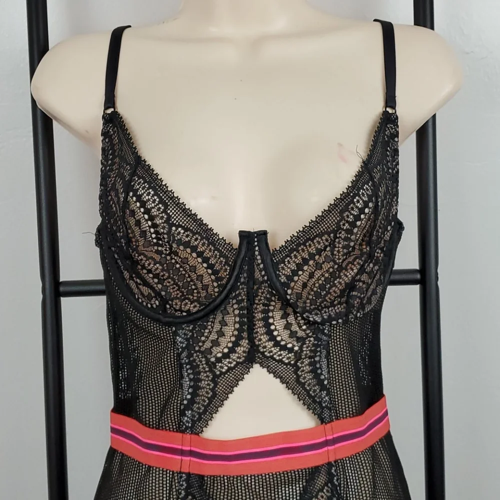 Victoria Secret Red Black Lace Corset Suspender 34D Sexy Lingerie